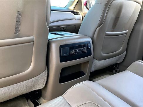 Used 2015 GMC Yukon SLT image 34