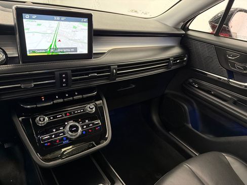 Used 2022 Lincoln Corsair AWD w/ Premium Package image 25