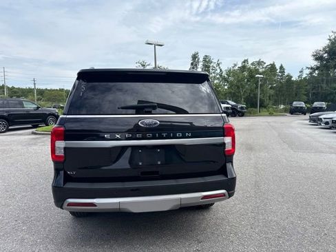 Used 2024 Ford Expedition XLT RWD image 5