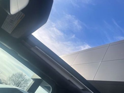 Used 2020 Jeep Wrangler Unlimited Sahara image 37