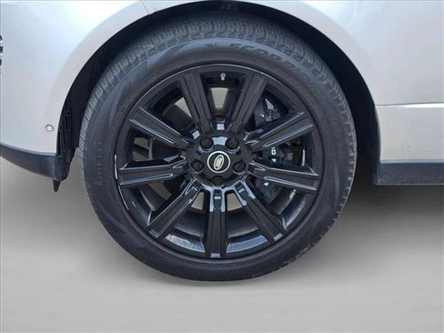 Used 2020 Land Rover Range Rover HSE image 19