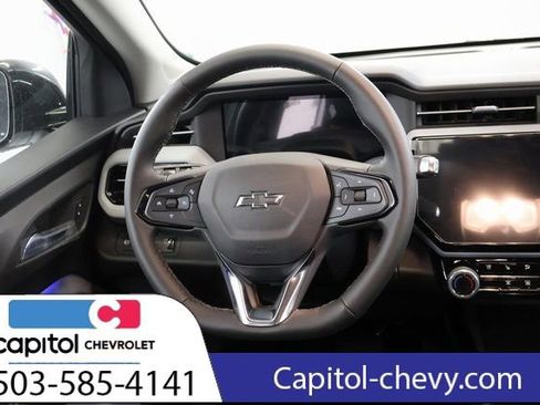 Used 2027 Chevrolet Bolt RS FWD image 15