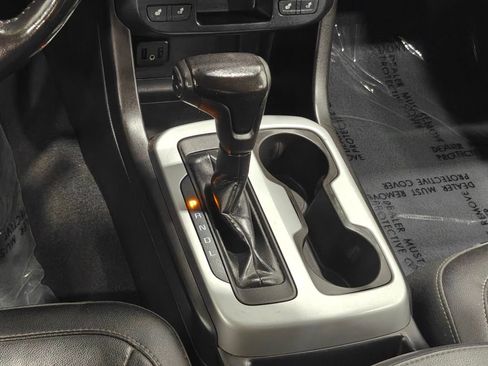 Used 2019 Chevrolet Colorado LT w/ Colorado RST Special Edition AWD/4WD image 9