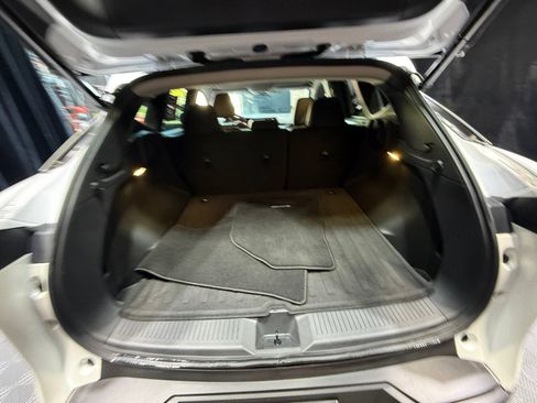 Certified 2025 Nissan Murano SV image 34