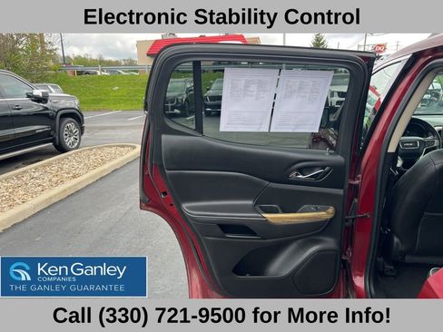 Used 2018 GMC Acadia Denali w/ Technology Package AWD/4WD image 46