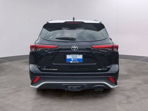 Used 2022 Toyota Highlander XSE AWD/4WD image 5