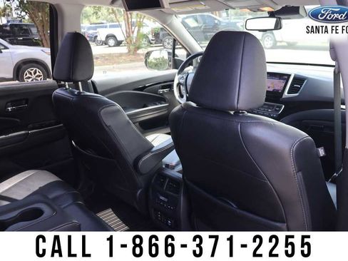 Used 2017 Honda Pilot Touring image 22