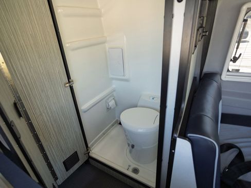 Used 2022 Mercedes-Benz Sprinter 2500 image 49