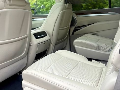 Certified 2025 Cadillac Escalade Sport Platinum AWD/4WD image 28