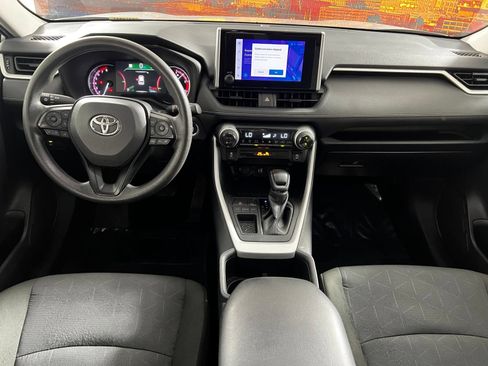 Certified 2025 Toyota RAV4 XLE FWD image 21
