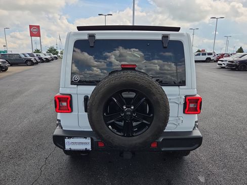 Used 2021 Jeep Wrangler Unlimited Sahara AWD/4WD image 6