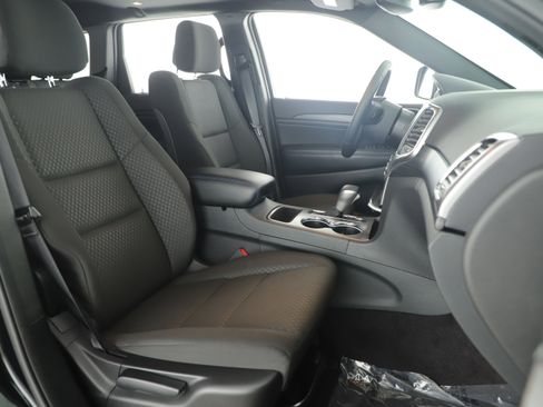 Used 2019 Jeep Grand Cherokee Laredo image 22