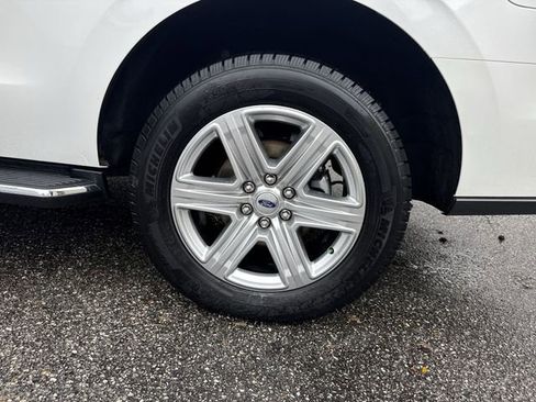 Used 2020 Ford Expedition XLT w/ Equipment Group 202A image 35