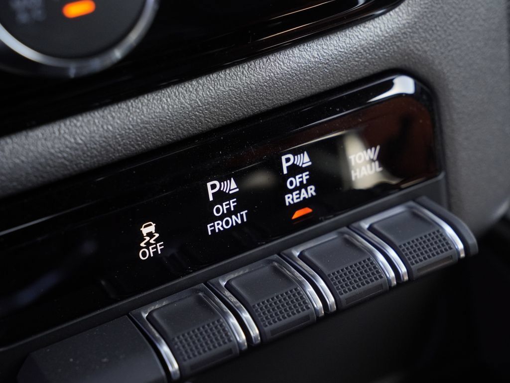 New 2026 RAM 1500 Big Horn w/ Sport Appearance Package AWD/4WD image 24