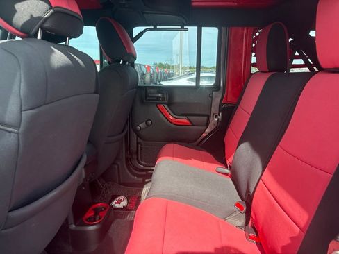Used 2018 Jeep Wrangler Unlimited Sport w/ Connectivity Group AWD/4WD image 12