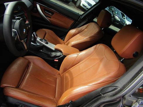 Used 2016 BMW 328i Gran Turismo xDrive image 9