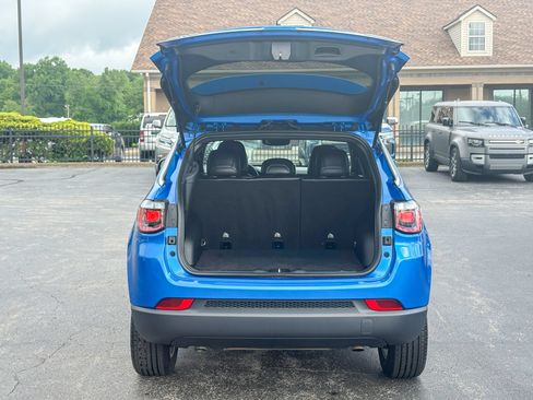 Used 2023 Jeep Compass Latitude w/ Convenience Group AWD/4WD image 36