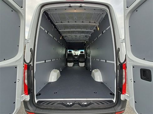New 2025 Mercedes-Benz Sprinter 2500 image 10