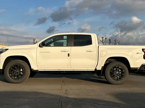 New 2025 Chevrolet Colorado Z71 w/ Midnight Edition image 9