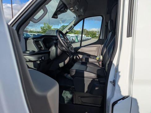 New 2026 Ford Transit 250 148 Medium Roof RWD image 12