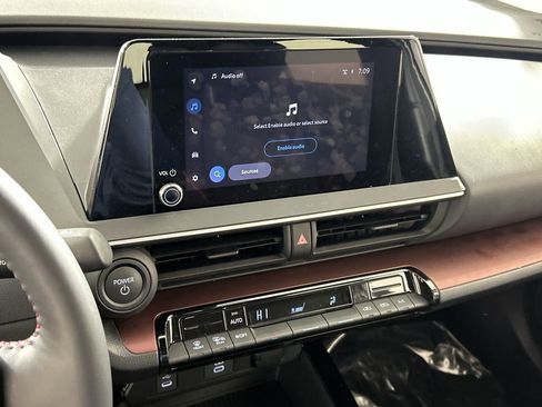 Used 2025 Toyota Prius Plug-In Hybrid image 16