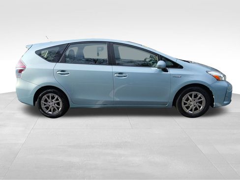 Used 2017 Toyota Prius V Two image 13