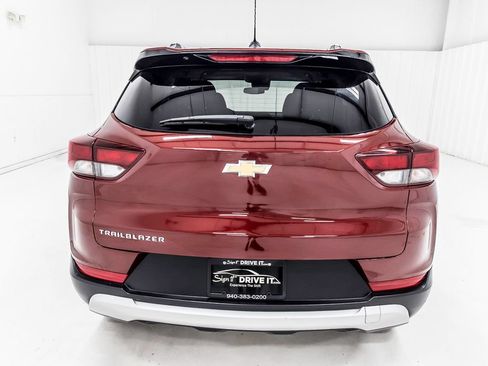 Used 2024 Chevrolet TrailBlazer LT FWD image 6