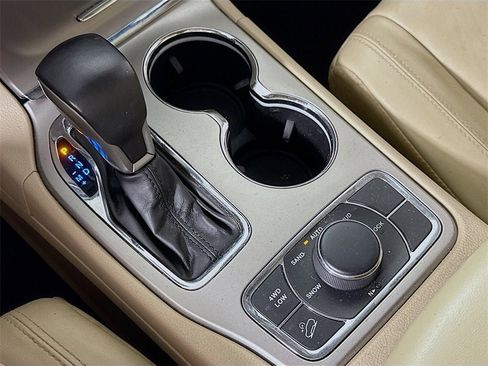 Used 2019 Jeep Grand Cherokee Limited image 11