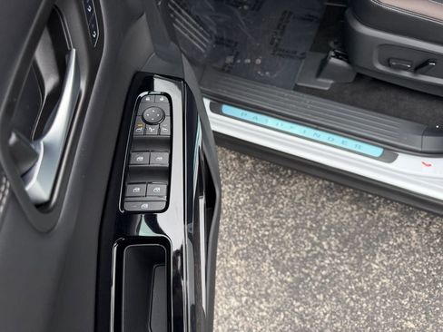 New 2026 Nissan Pathfinder Platinum w/ Cargo Package FWD image 15