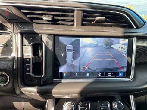 Used 2021 GMC Yukon Denali w/ Denali Premium Package image 22