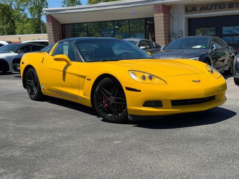 Used 2005 Chevrolet Corvette Coupe w/ Preferred Equipment Group RWD image 1