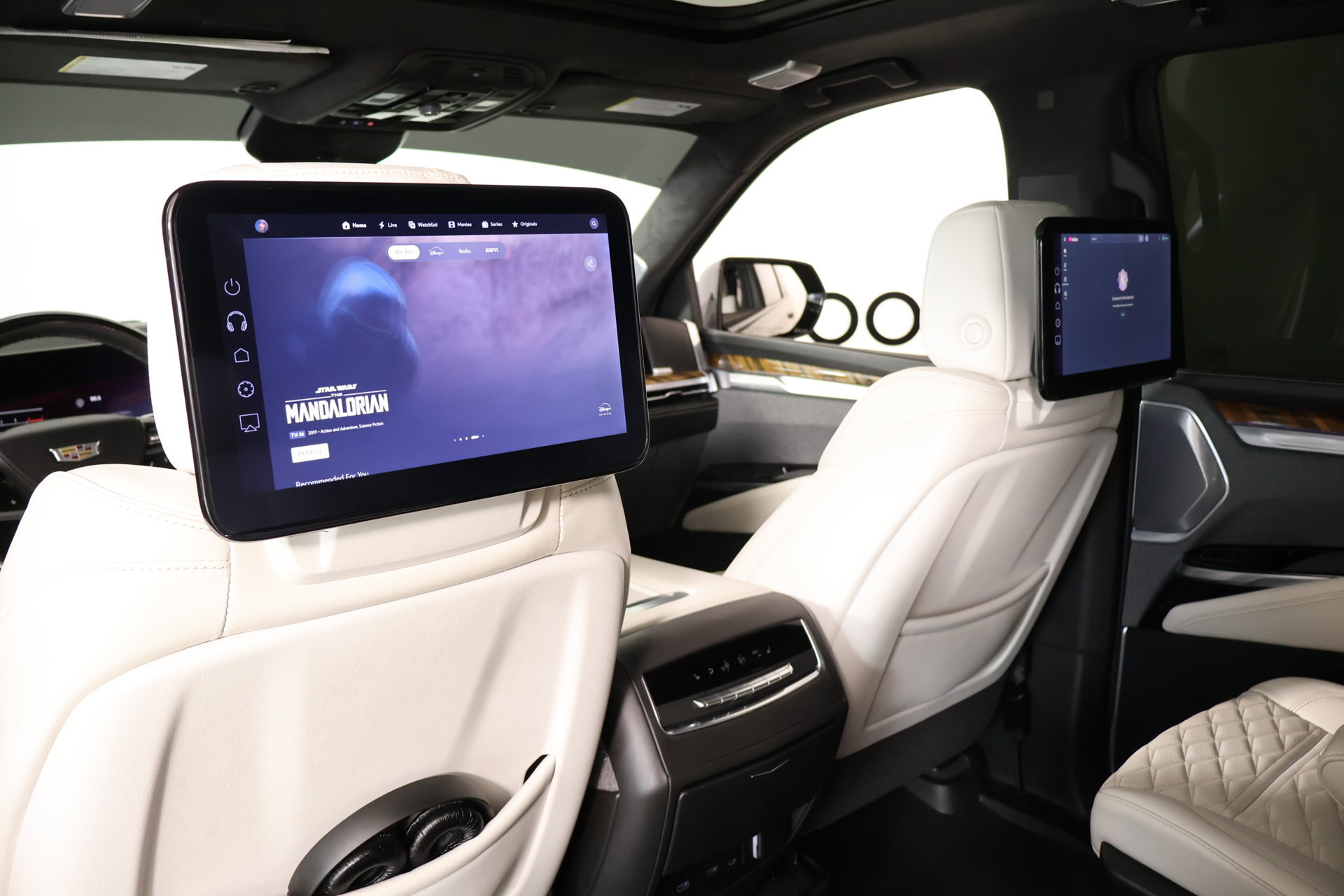 Used 2025 Cadillac Escalade ESV Sport Platinum w/ LPO, Floor Liner Package AWD/4WD image 17