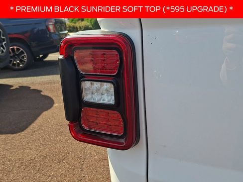 Used 2020 Jeep Gladiator Rubicon w/ LED Lighting Group AWD/4WD image 27