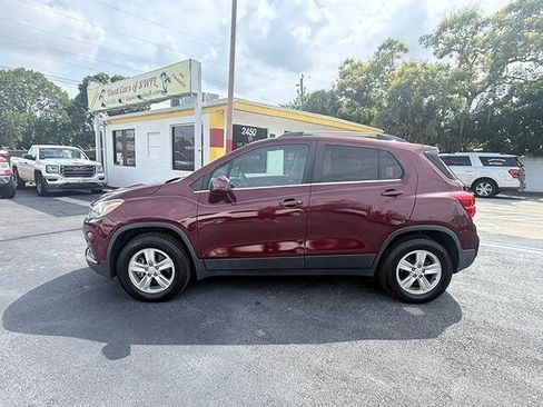 Used 2017 Chevrolet Trax LT AWD/4WD image 4