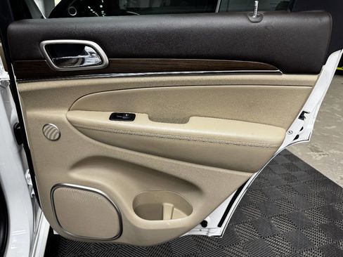 Used 2016 Jeep Grand Cherokee Overland w/ Advanced Technology Group image 50