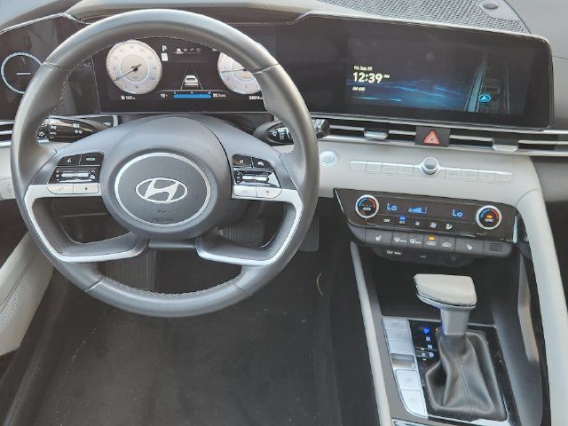 Used 2025 Hyundai Elantra Limited FWD image 27