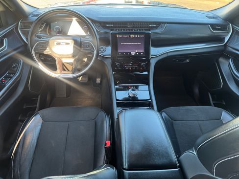 Certified 2022 Jeep Grand Cherokee Altitude image 17