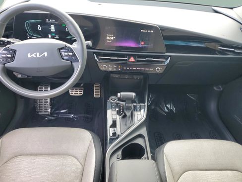 Certified 2024 Kia Niro SX Touring FWD image 15