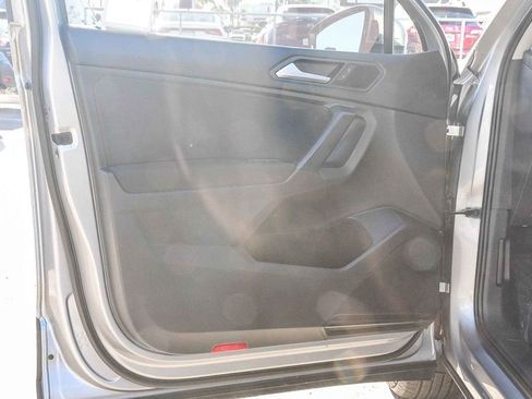 Used 2021 Volkswagen Tiguan S image 22