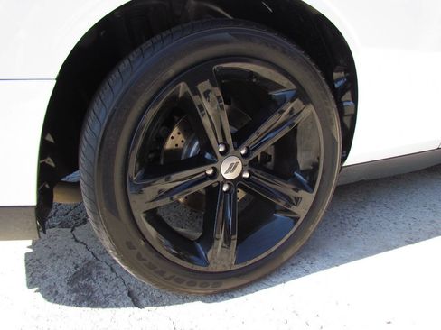 Used 2018 Dodge Challenger R/T RWD image 24