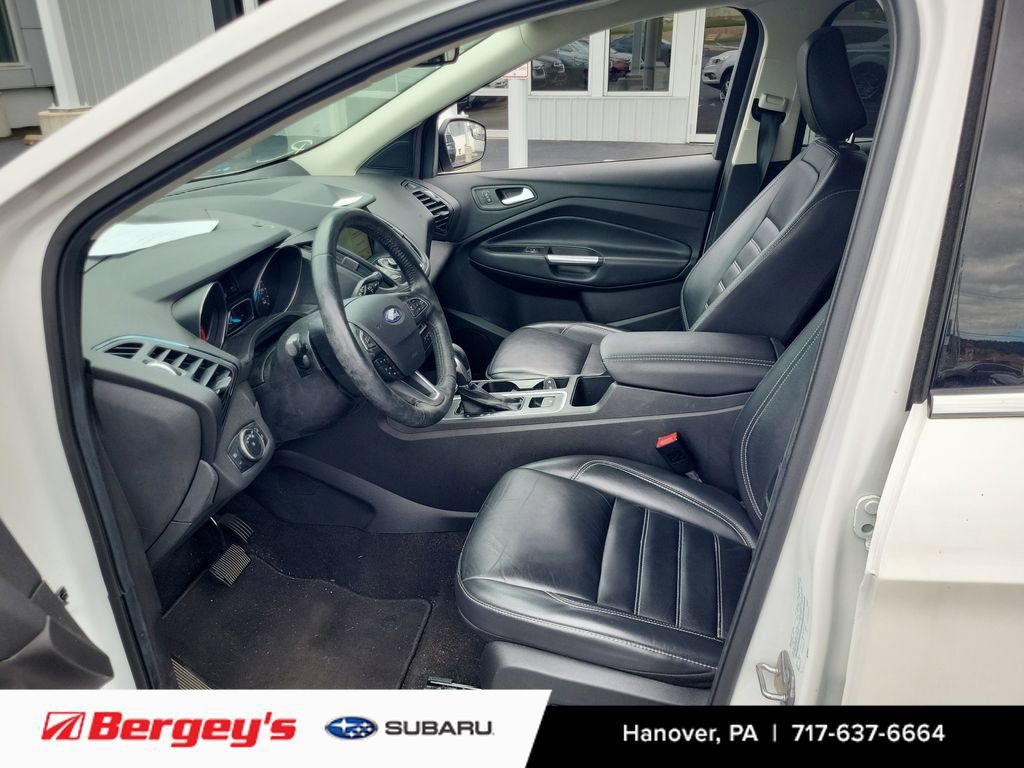 Used 2019 Ford Escape Titanium AWD/4WD image 8