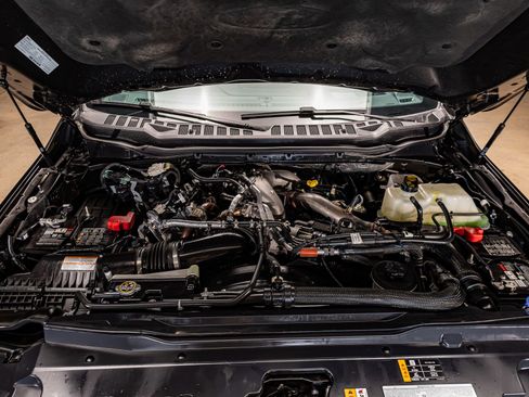 Used 2025 Ford F450 Platinum w/ FX4 Off-Road Package image 35