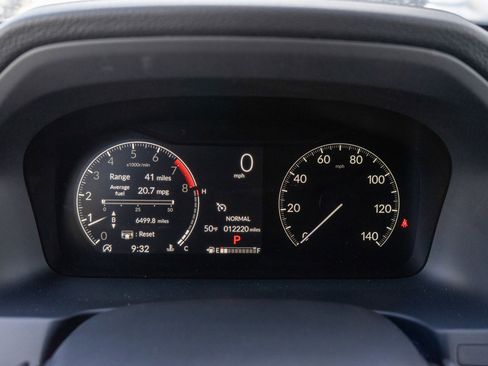 Used 2025 Honda Ridgeline TrailSport image 11