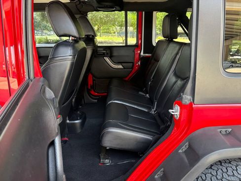 Used 2014 Jeep Wrangler Unlimited Sport w/ Quick Order Package 24S AWD/4WD image 22