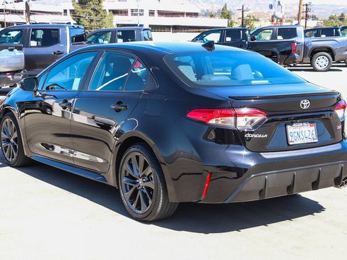 Certified 2023 Toyota Corolla SE w/ SE Premium Package FWD image 5