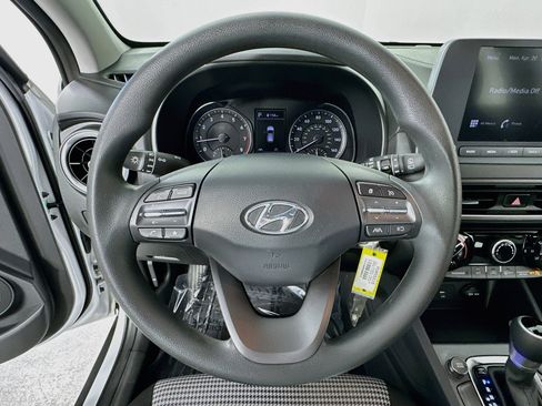 Used 2023 Hyundai Kona SE w/ Cargo Package image 11