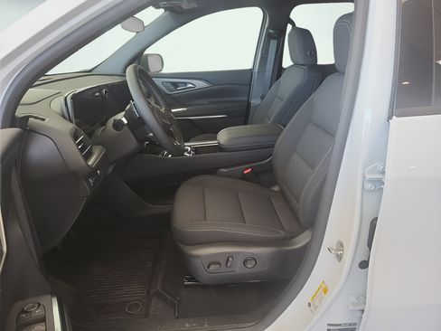 New 2026 Chevrolet Traverse LT w/ LPO, Floor Liner Package FWD image 9