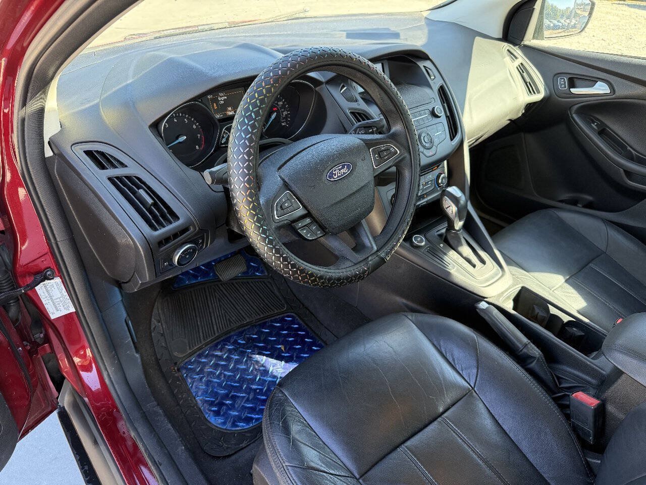 Used 2015 Ford Focus SE FWD image 7