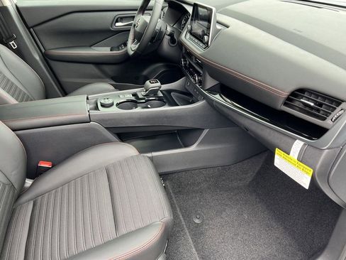 Used 2026 Nissan Rogue SV image 21