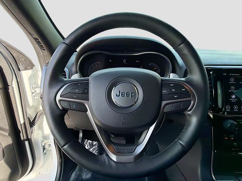 Used 2019 Jeep Grand Cherokee Limited X image 38